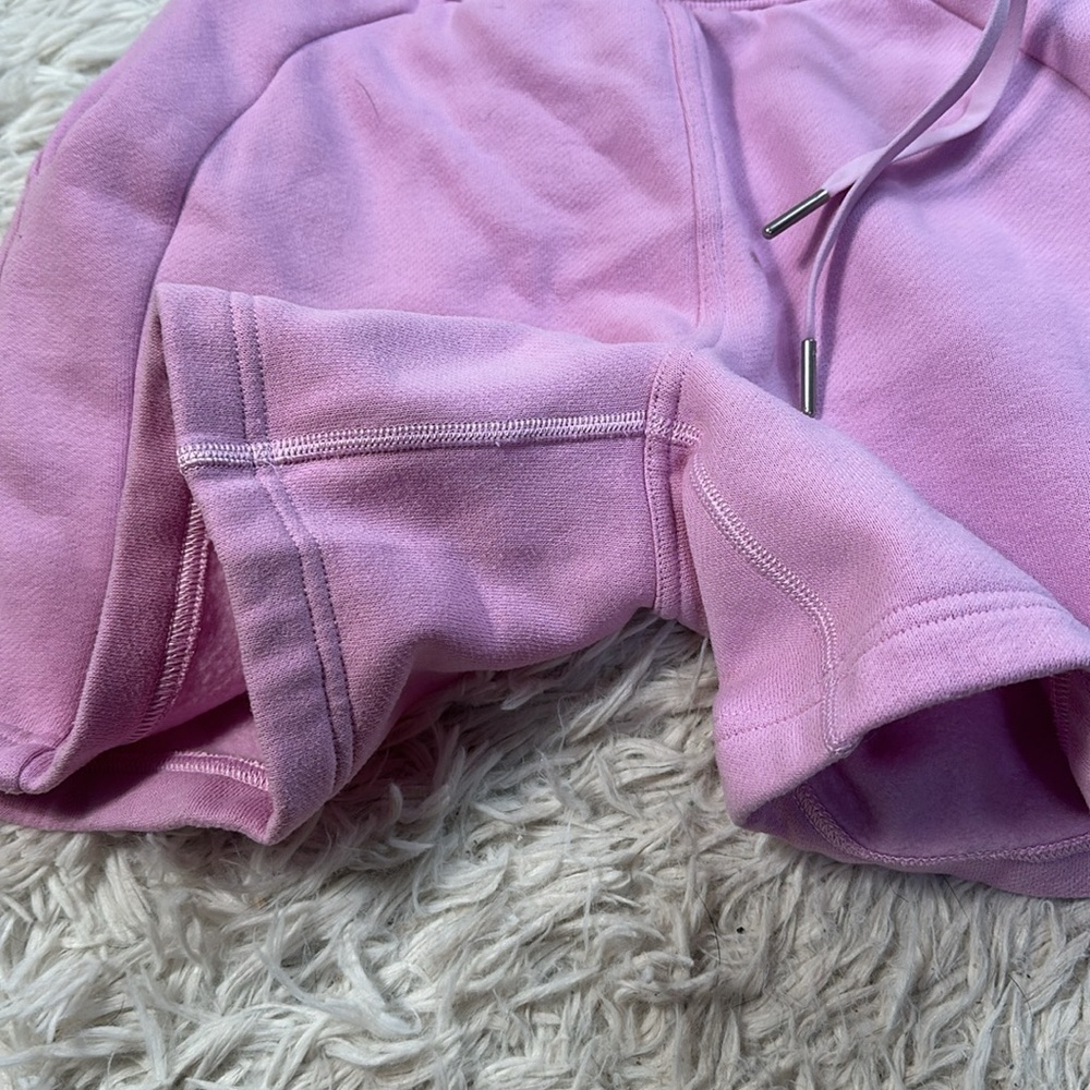 Lululemon Scuba High-Rise Short 5" Dahlia Mauve - Picture 3 of 8